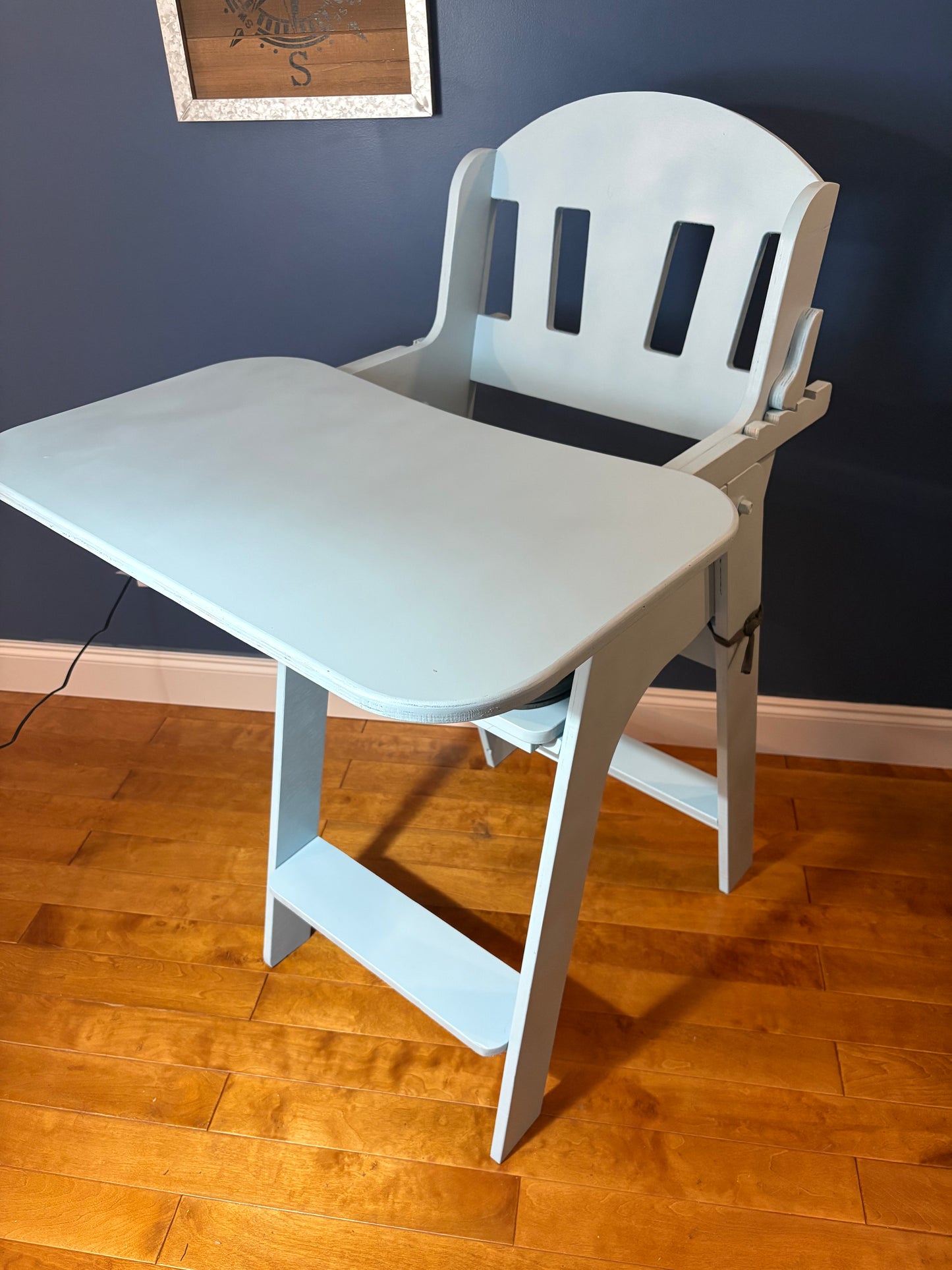 🐻 The Cub Den Adult Highchair