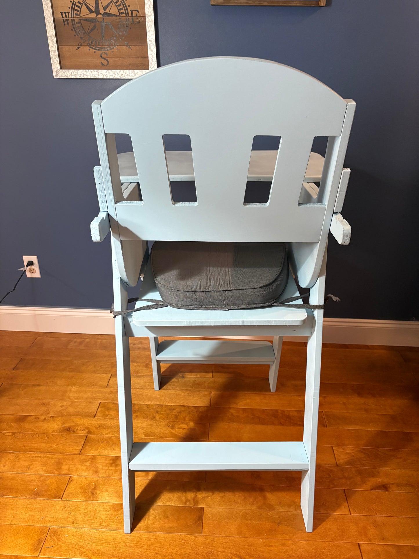 🐻 The Cub Den Adult Highchair