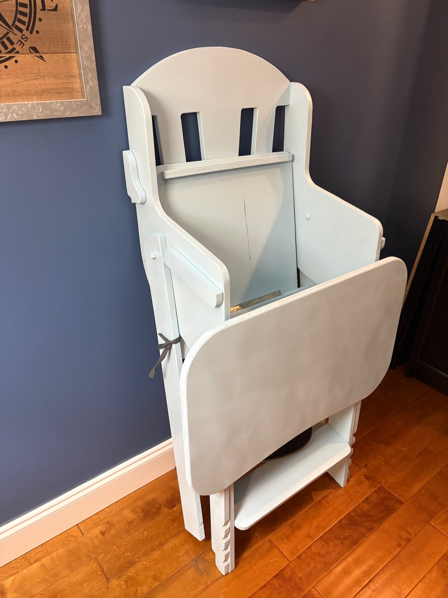 🐻 The Cub Den Adult Highchair