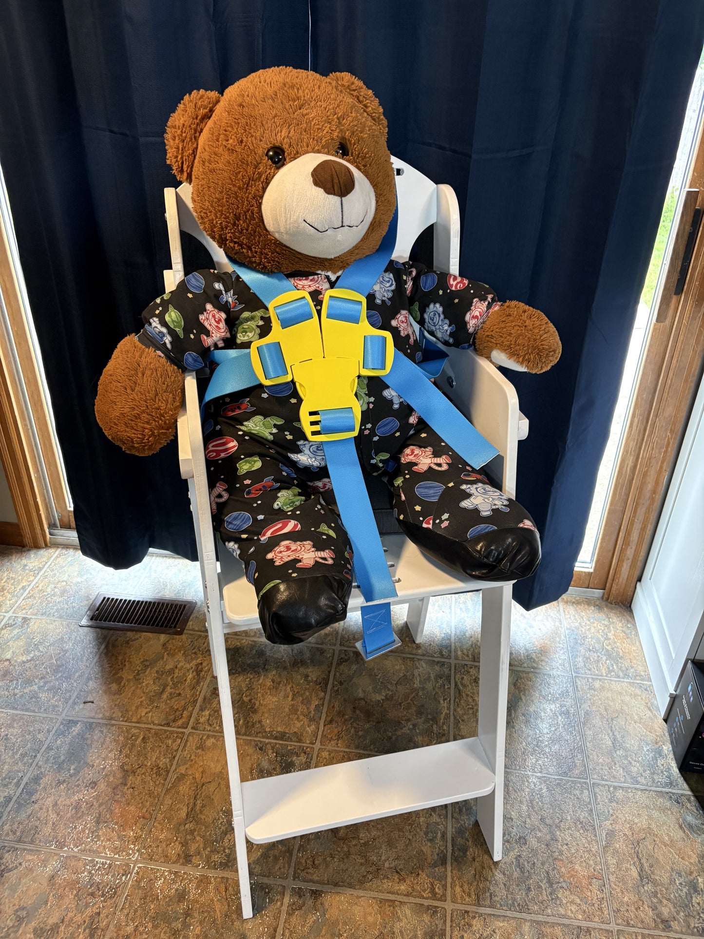 🐻 The Cub Den Adult Highchair